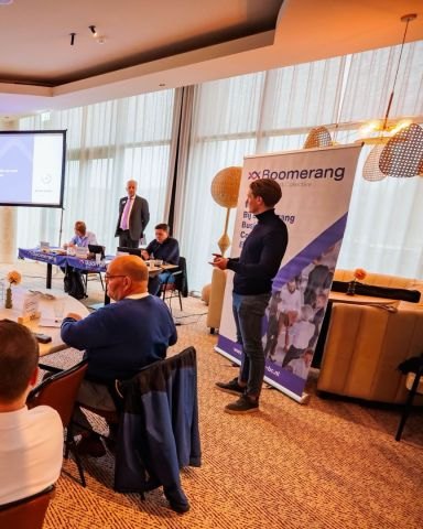 Yuri van Dorst tijdens een presentatie voor ondernemers